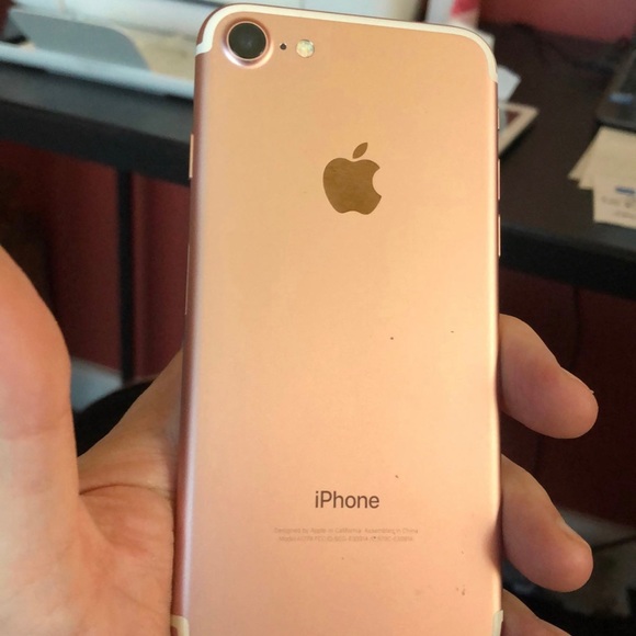 iPhone 7 - Picture 2 of 2